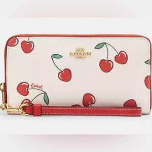 COACH Long Zip around wallet Heart Cherry Print 🍒